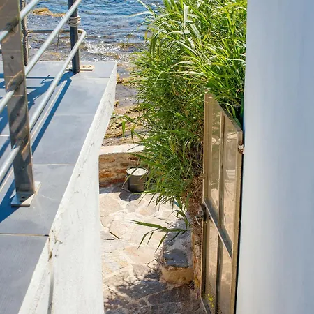 Villa Maison Sur L'eau-hyeres-almanarre-parkings Clim Wifi By Hc Hyeres