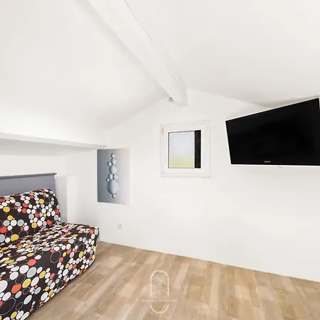 Villa Maison Sur L'eau-hyeres-almanarre-parkings Clim Wifi By Hc Hyeres