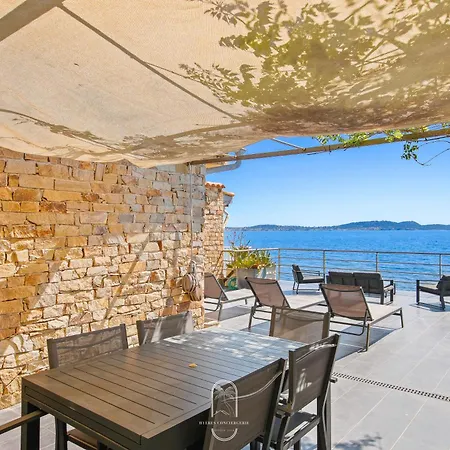 Maison Sur L'eau-hyeres-almanarre-parkings Clim Wifi By Hc Hyères