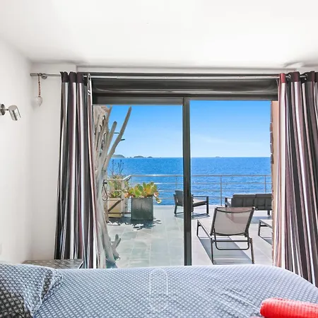 Maison Sur L'eau-hyeres-almanarre-parkings Clim Wifi By Hc Villa *