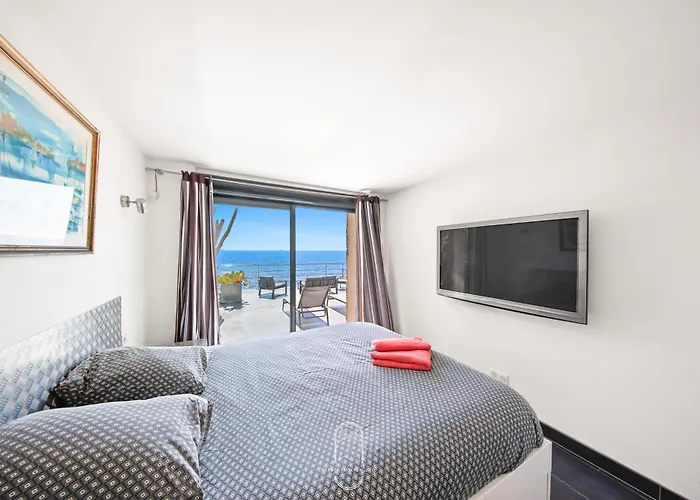 Вілла Maison Sur L'eau-hyeres-almanarre-parkings Clim Wifi By Hc Єр